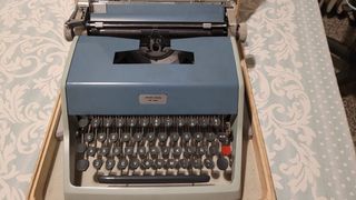Maquina de escribir Olivetti de luxe