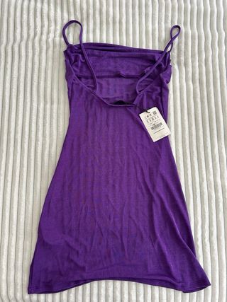 vestido lila brillante