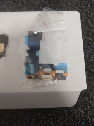 2 x Puerto de carga iPhone 7 + altavoz