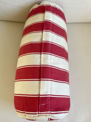 Cojín cilíndrico a rayas Ikea / Coixí ratlles