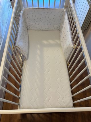 Cuna blanca + colchón 125x65x80