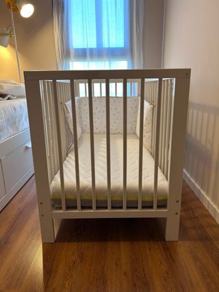 Cuna blanca + colchón 125x65x80