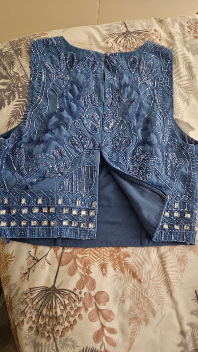 Top lentejuelas azul