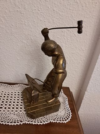 Figura bronce