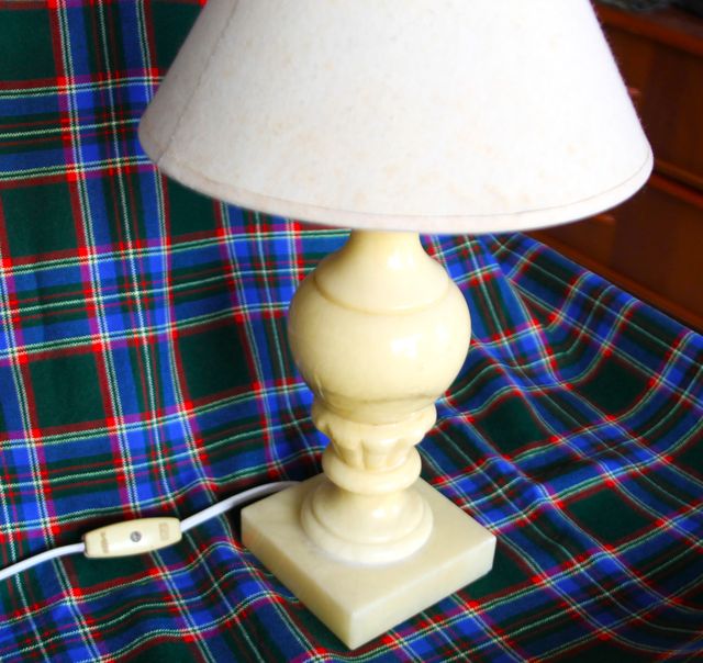 Lampara de alabastra , antigua