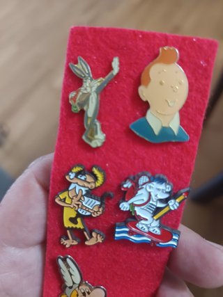 Pins de mortadelo, Tintín Bugs Bunny, tío Gilito.