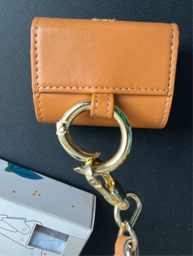 Funda piel camel airpods Hanek