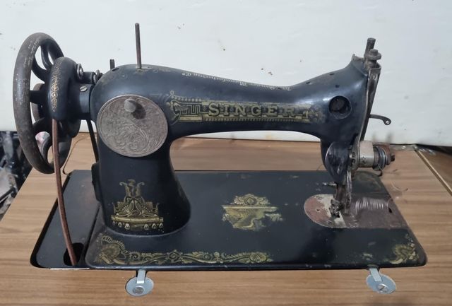 Maquina de coser singer
