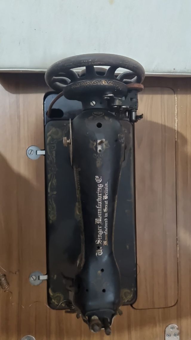 Maquina de coser singer