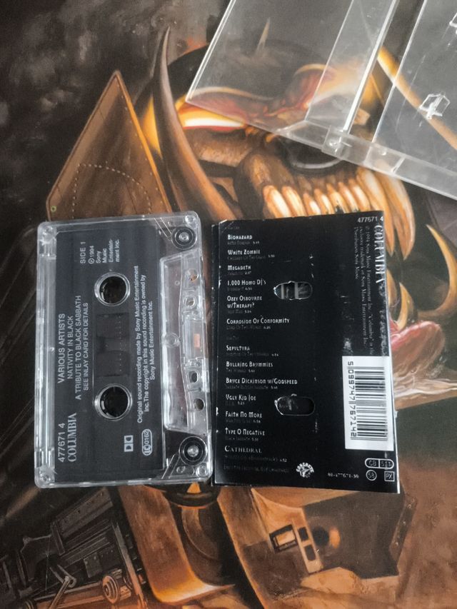 Cassette nativity in black