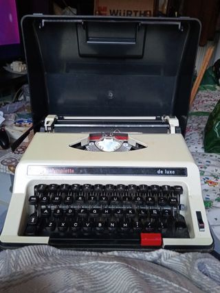 Máquina de escribir Olympiette De Luxe