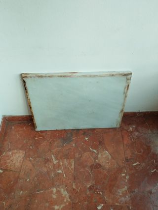 Pieza de mármol blanco