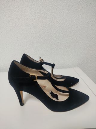 Zapatos de tacón de ante negros 