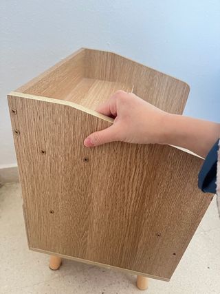 Mesilla de noche pequeña casi nueva