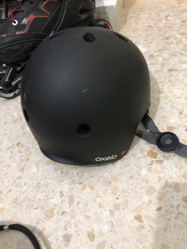 Patines en línea y casco