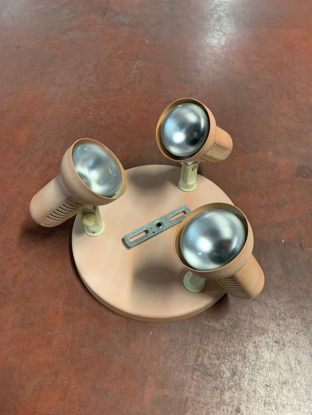 Lámpara aplique 3 focos