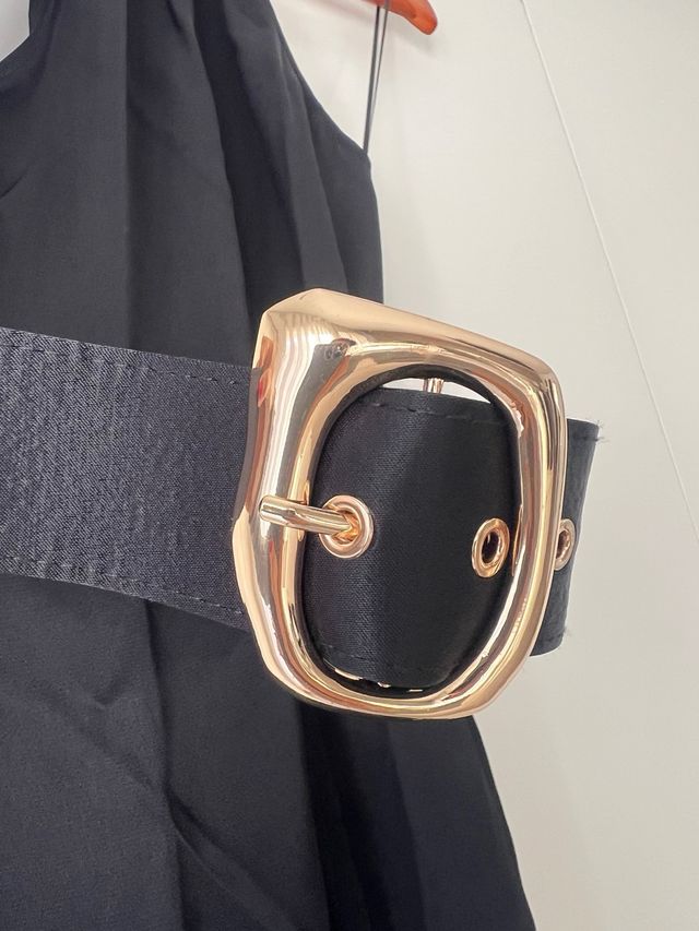 Mono Mango a estrenar con cinturon