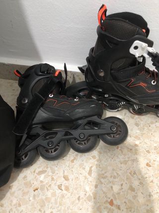 Patines en línea y casco