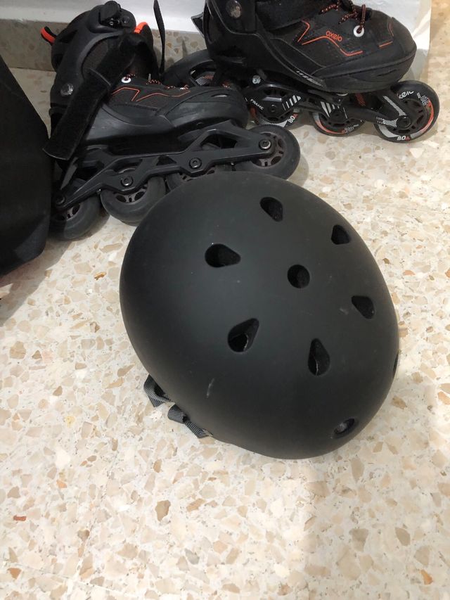 Patines en línea y casco