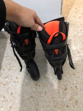 Patines en línea y casco
