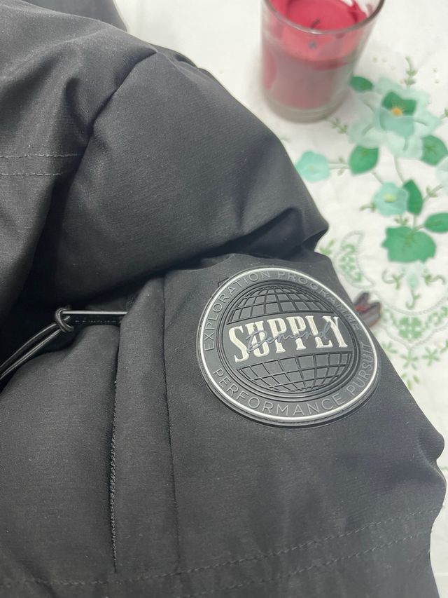 Abrigo JD negro talla S Supply  Demand