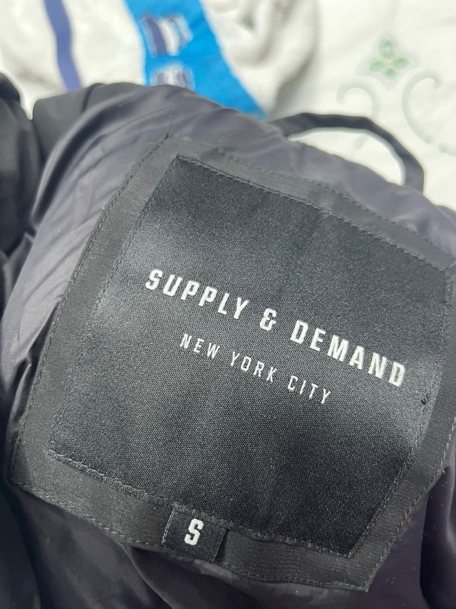 Abrigo JD negro talla S Supply  Demand