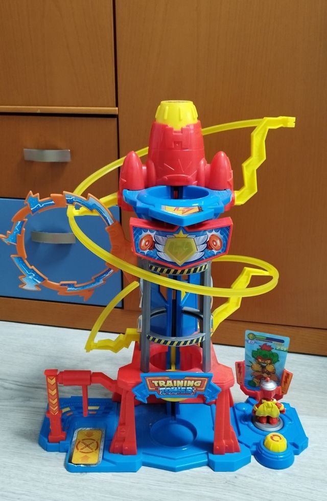 SUPERTHINGS - Training Tower