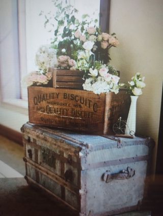 ANTIGUA CAJA FRANCESA DE LEVADURA DE MADERA.