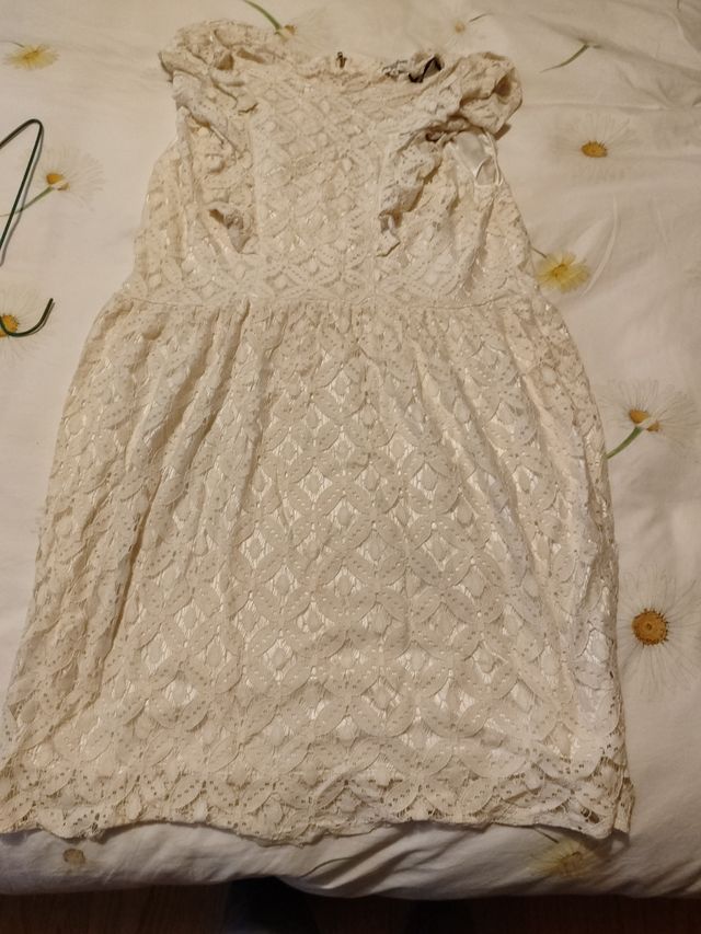 Bonito vestido color crema