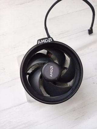 Procesador AMD Ryzen 7 2700 4.1 Ghz + disipador