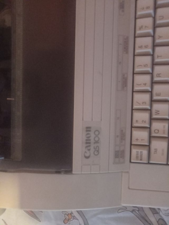 Olivetti máquina eléctrica de escribir.