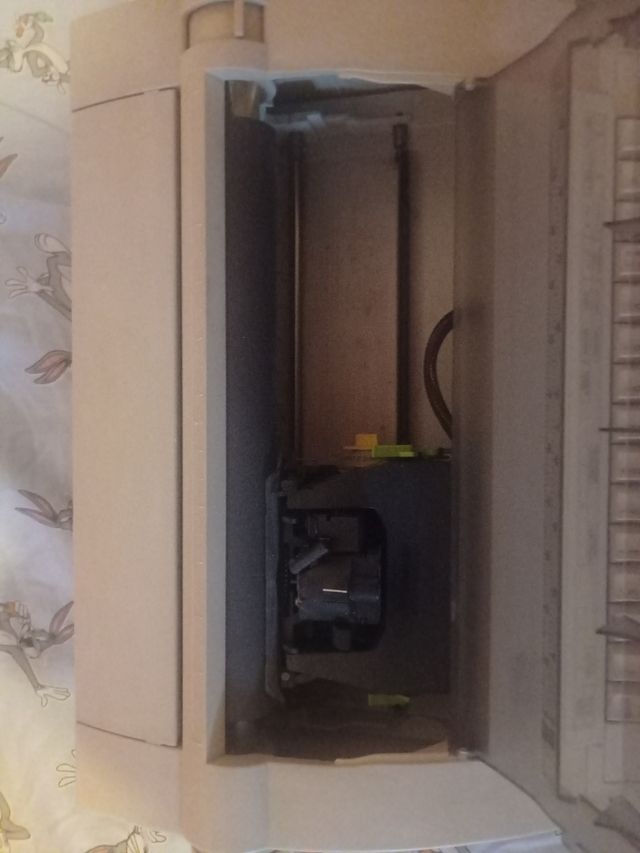 Olivetti máquina eléctrica de escribir.