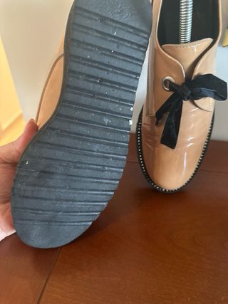 Zapatos charol beig