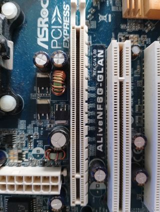 COMBO PLACA BASE PROCESADOR Y MEMORIAS