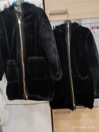 Abrigo, chaqueta y parka reversible con pelo Zara