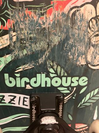 Skate marca birdhouse Precio no negociable.
