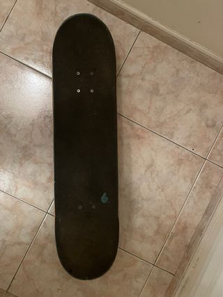 Skate marca birdhouse Precio no negociable.