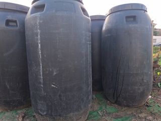 Barriles bidones depósitos