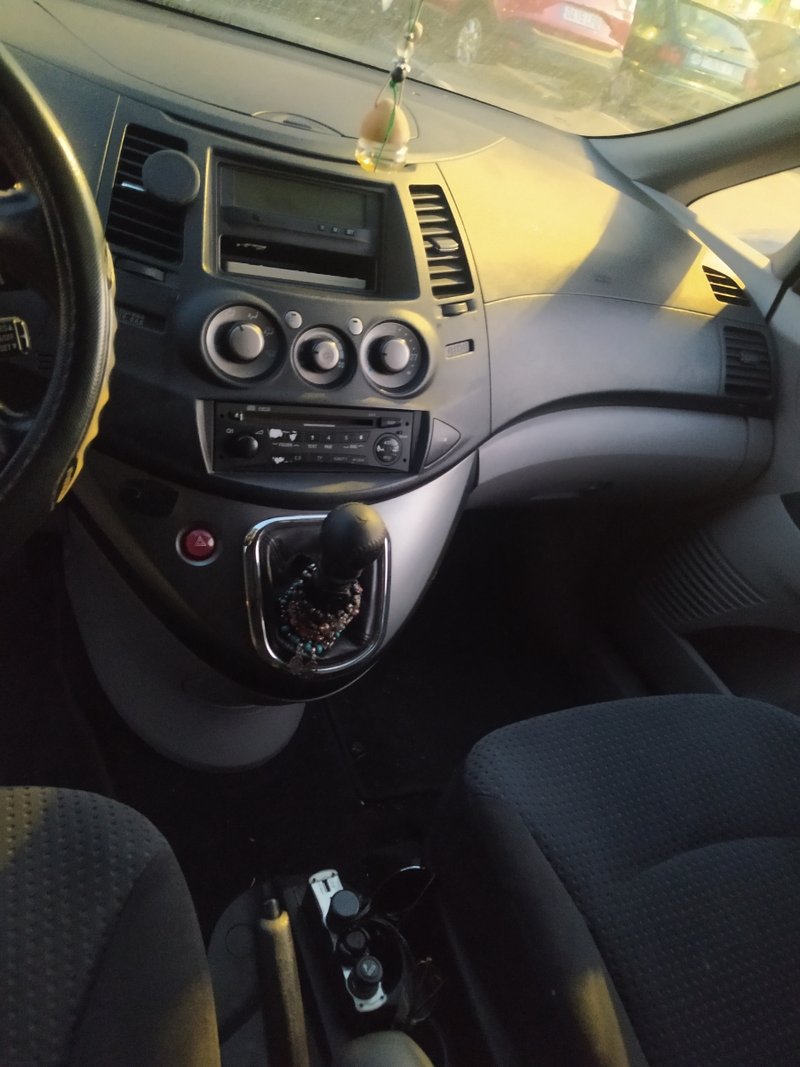 Mitsubishi Grandis 13.12.2005 - foto 1