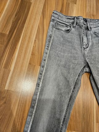 Pantalon stradivarius brillo