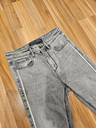 Pantalon stradivarius brillo