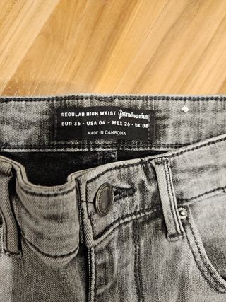 Pantalon stradivarius brillo