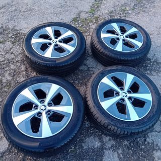 Llantas 16" y neumáticos nuevos