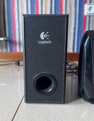 Altavoz Logitech 2.1