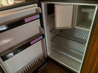 Cocina y nevera trivalente caravana