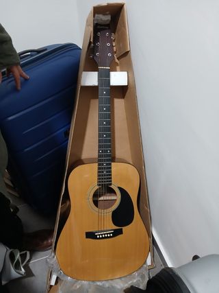 Guitarra electro acústica