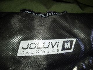 Abrigo verde militar marca Joluvi
