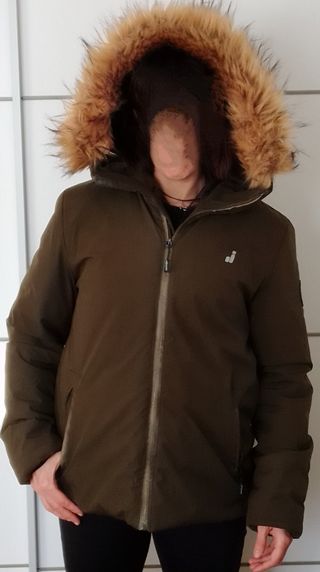 Abrigo verde militar marca Joluvi