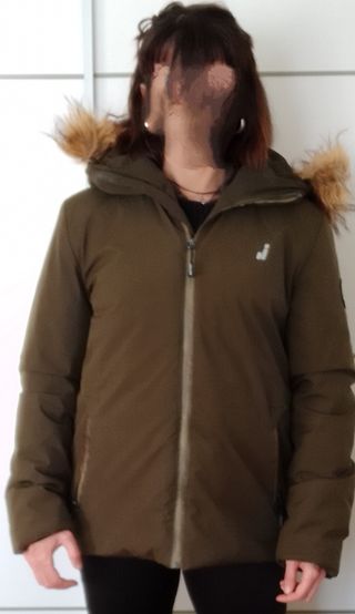 Abrigo verde militar marca Joluvi