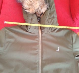 Abrigo verde militar marca Joluvi